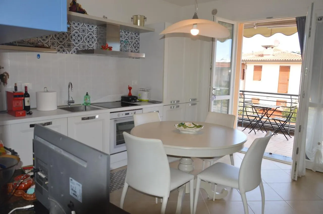 Salice Ottimo Trilocale Con Terrazza Pranzabile Apartment Marina di Castagneto Carducci Italy